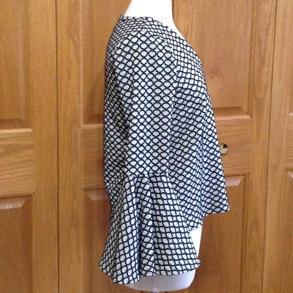 Karen Kane Black and White Patterned Blouse - Picture 3 of 6